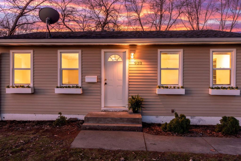 Photo of 932 Monroe Street, Anoka, MN 55303 (MLS # 7024543)