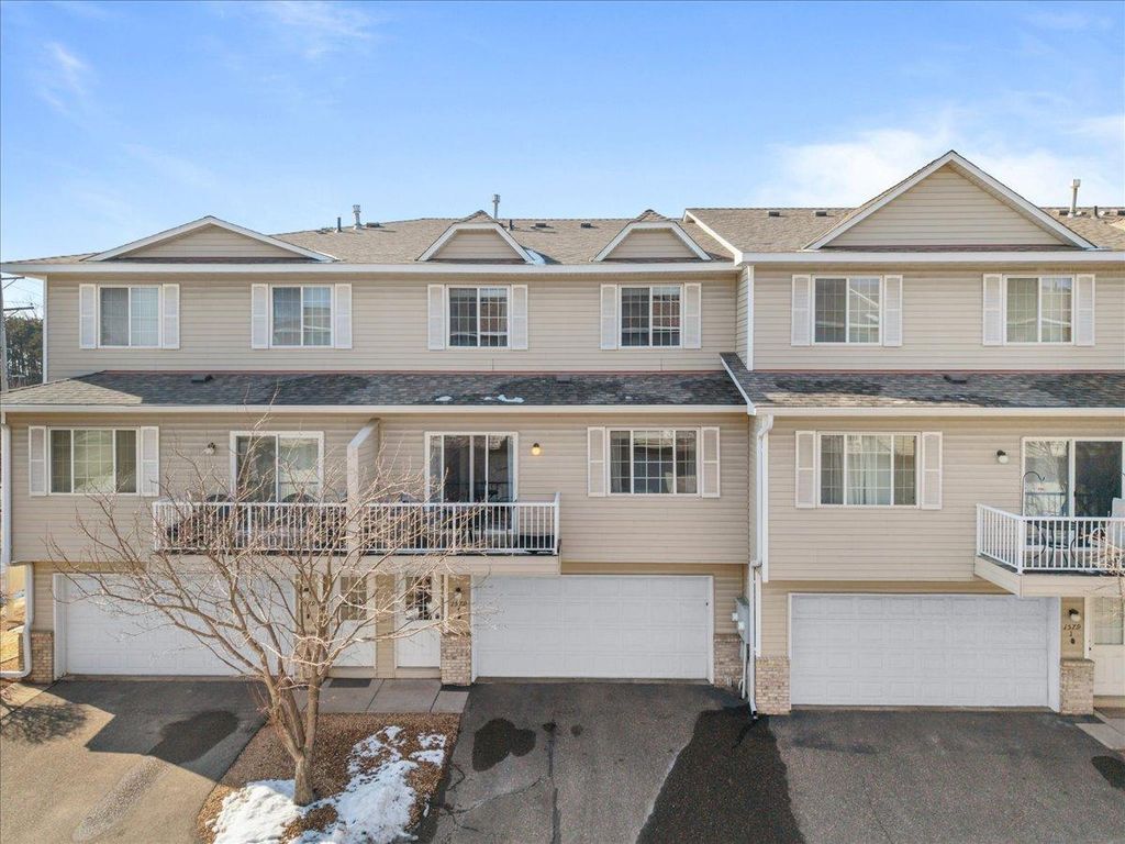 Photo of 1579 County Road D E #K, Maplewood, MN 55109 (MLS # 7027720)