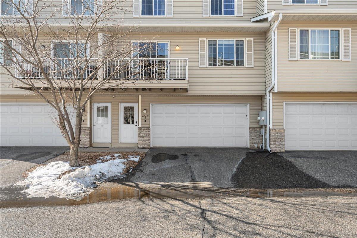 1579 County Road D E K