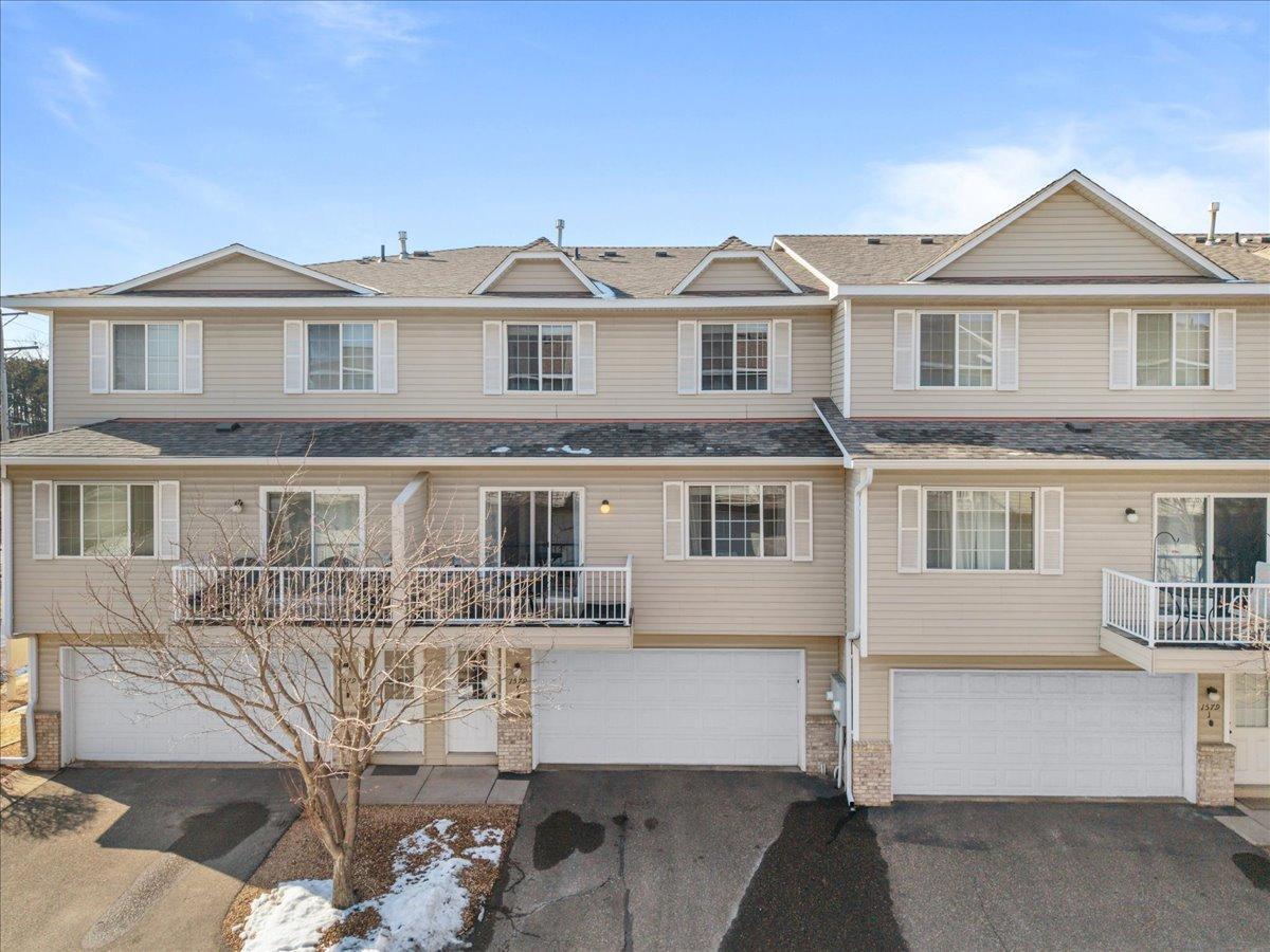 1579 County Road D E K