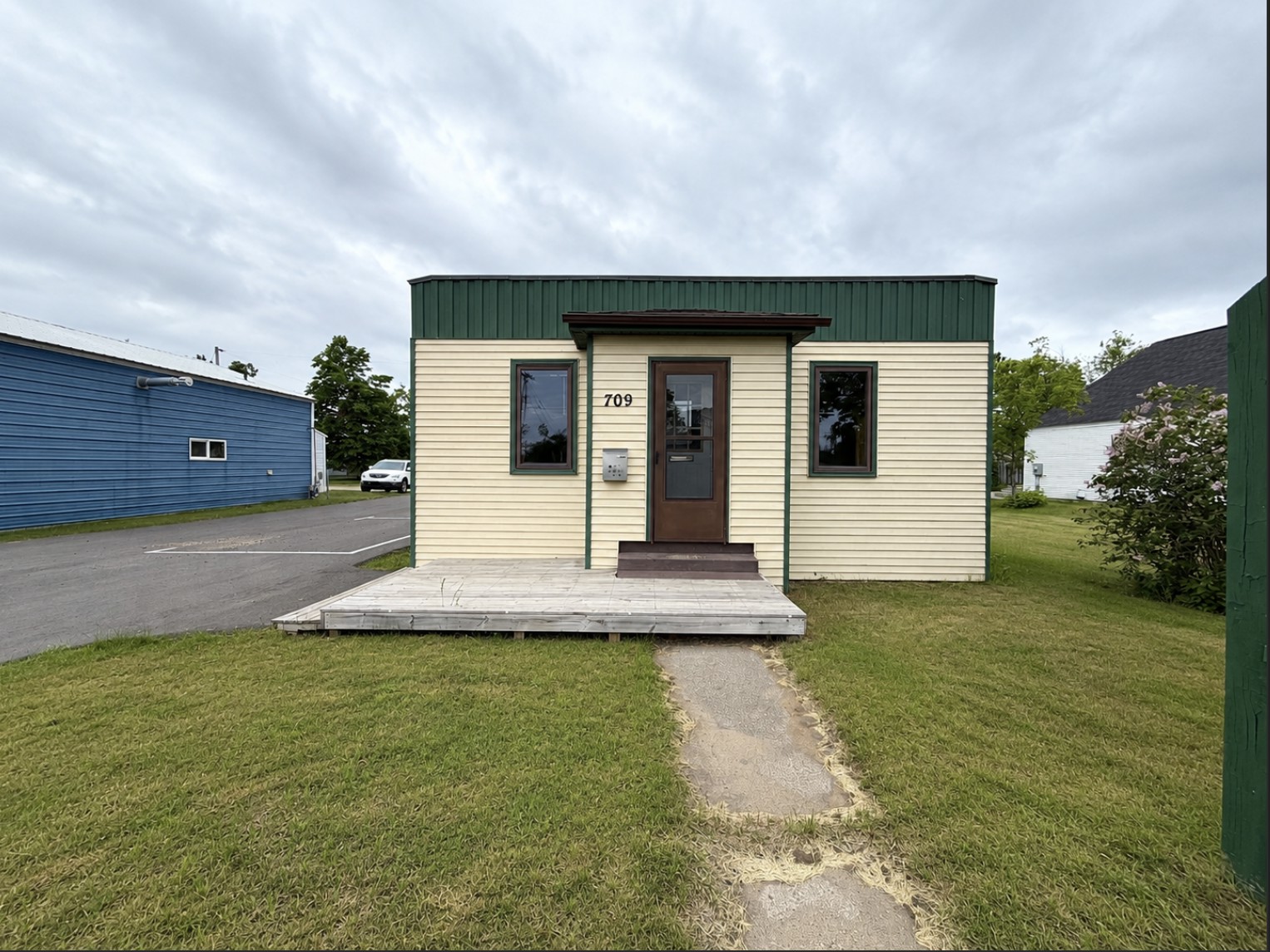 Photo 1 of 12 — 709 Washington Avenue S, Bemidji, MN 56601