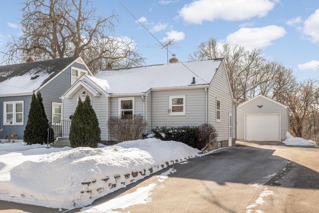 Photo of 1211 Dwane Street, South Saint Paul, MN 55075 (MLS # 7011445)