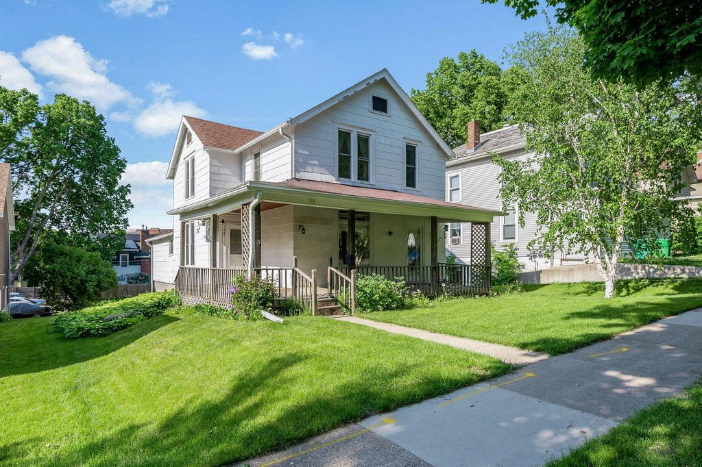 Photo of 318 E Pleasant Street, Mankato, MN 56001 (MLS # 7082193)