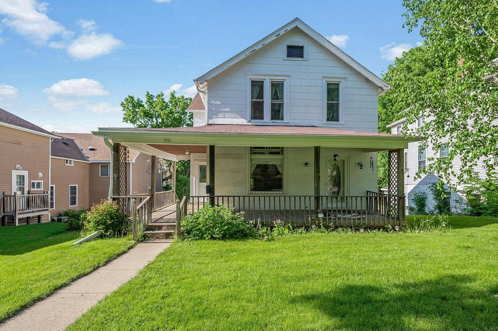 Photo of 318 E Pleasant Street, Mankato, MN 56001 (MLS # 7082193)
