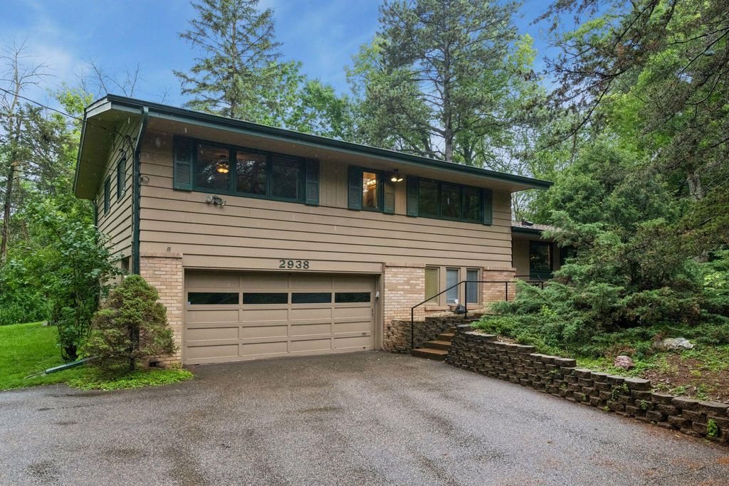 Photo of 2938 Oak Lea Drive, Minnetonka, MN 55391 (MLS # 7095829)