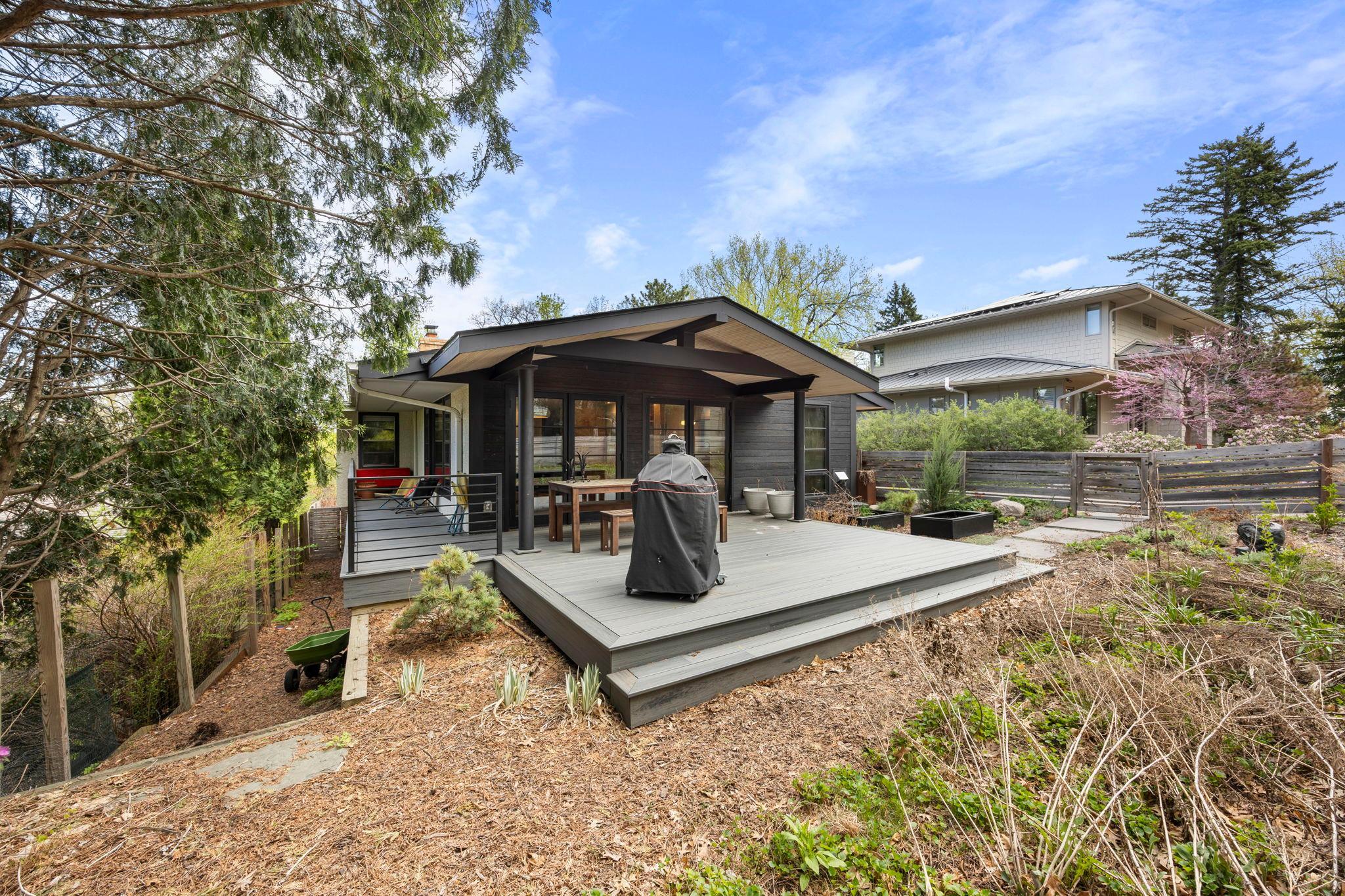 4216 Poplar Drive