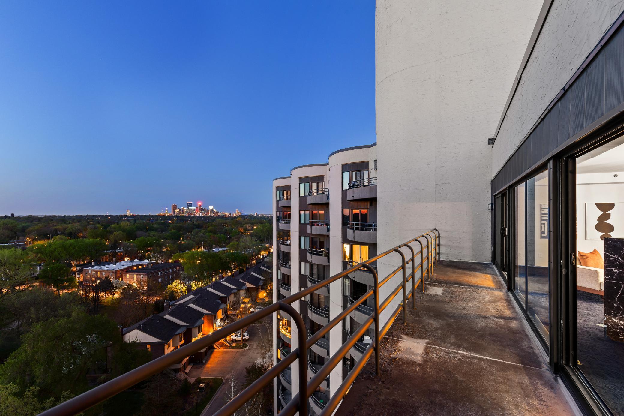 3145 Dean Court 1100