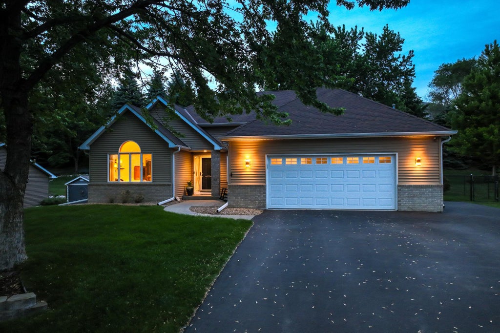 Photo of 1104 Falls Curve, Chaska, MN 55318 (MLS # 7099470)