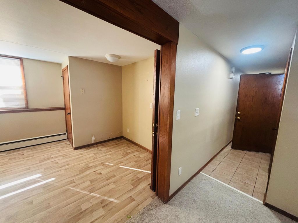 Photo of 1596 Mclean Avenue, Saint Paul, MN 55106 (MLS # 7025303)