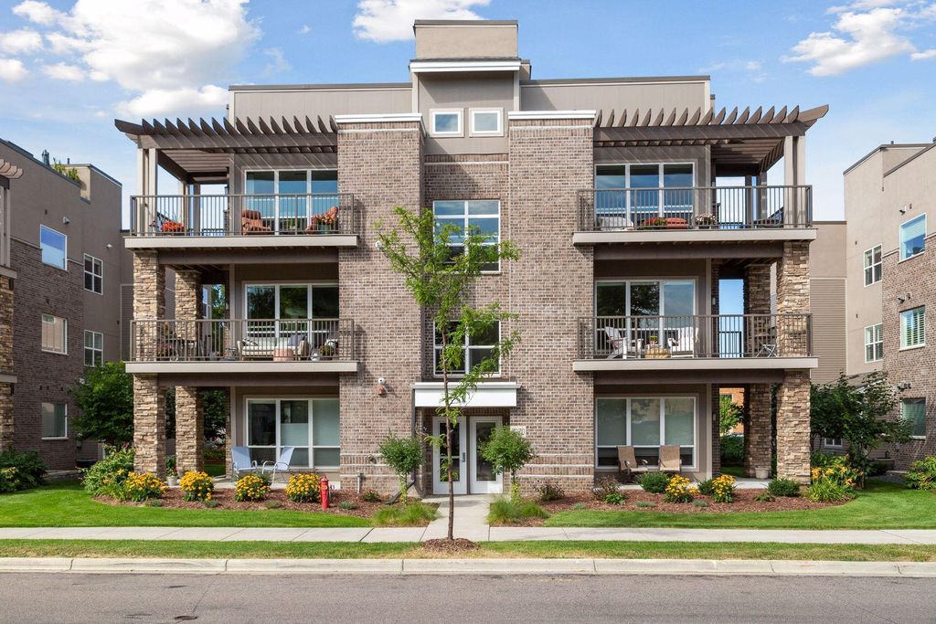 Photo of 3970 Wooddale Avenue S #201D, Saint Louis Park, MN 55416 (MLS # 7080452)