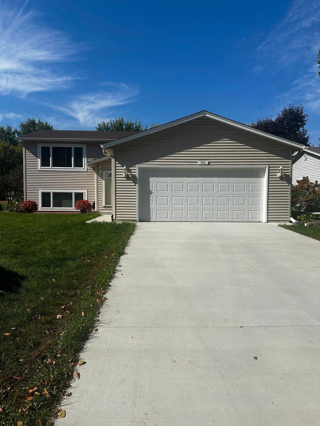 Photo of 586 Kassel Lane, Chaska, MN 55318 (MLS # 6805145)