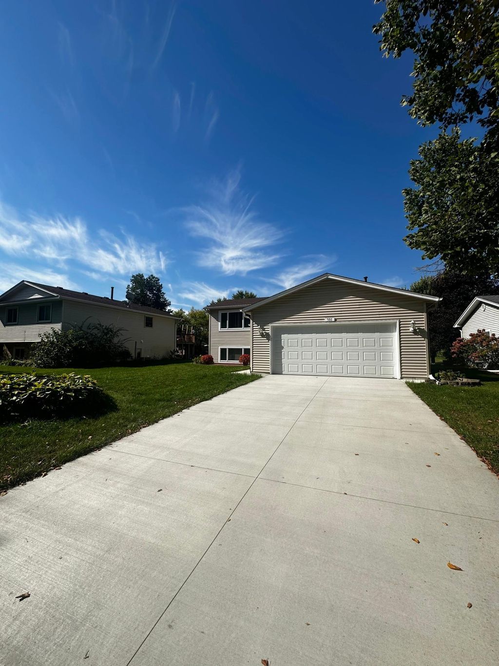 Photo of 586 Kassel Lane, Chaska, MN 55318 (MLS # 6805145)