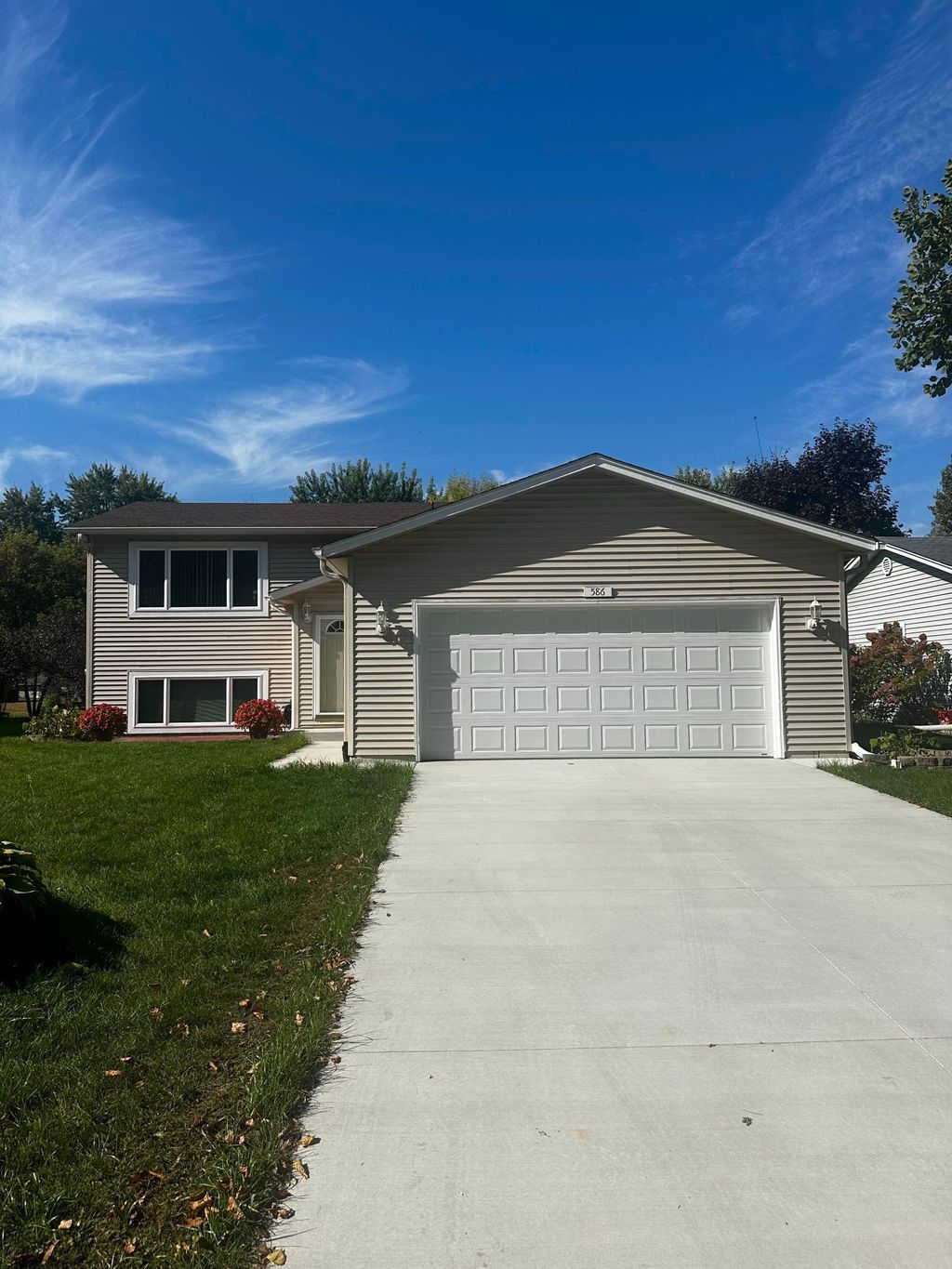Photo of 586 Kassel Lane, Chaska, MN 55318 (MLS # 6805145)