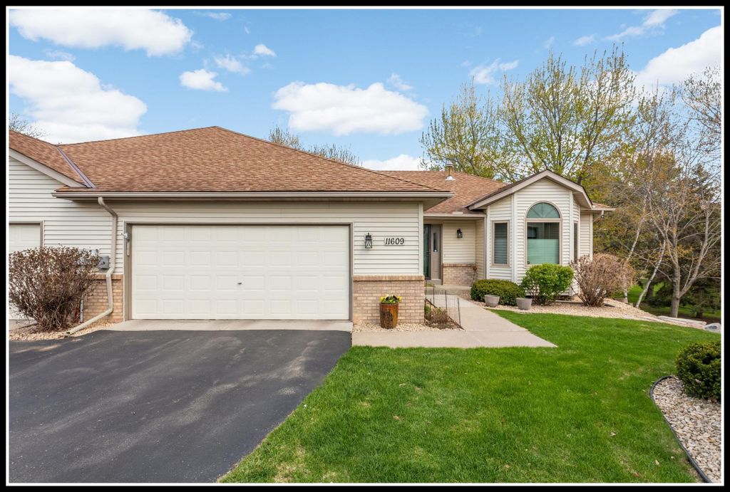 Photo of 11609 88th Place N, Maple Grove, MN 55369 (MLS # 7033727)