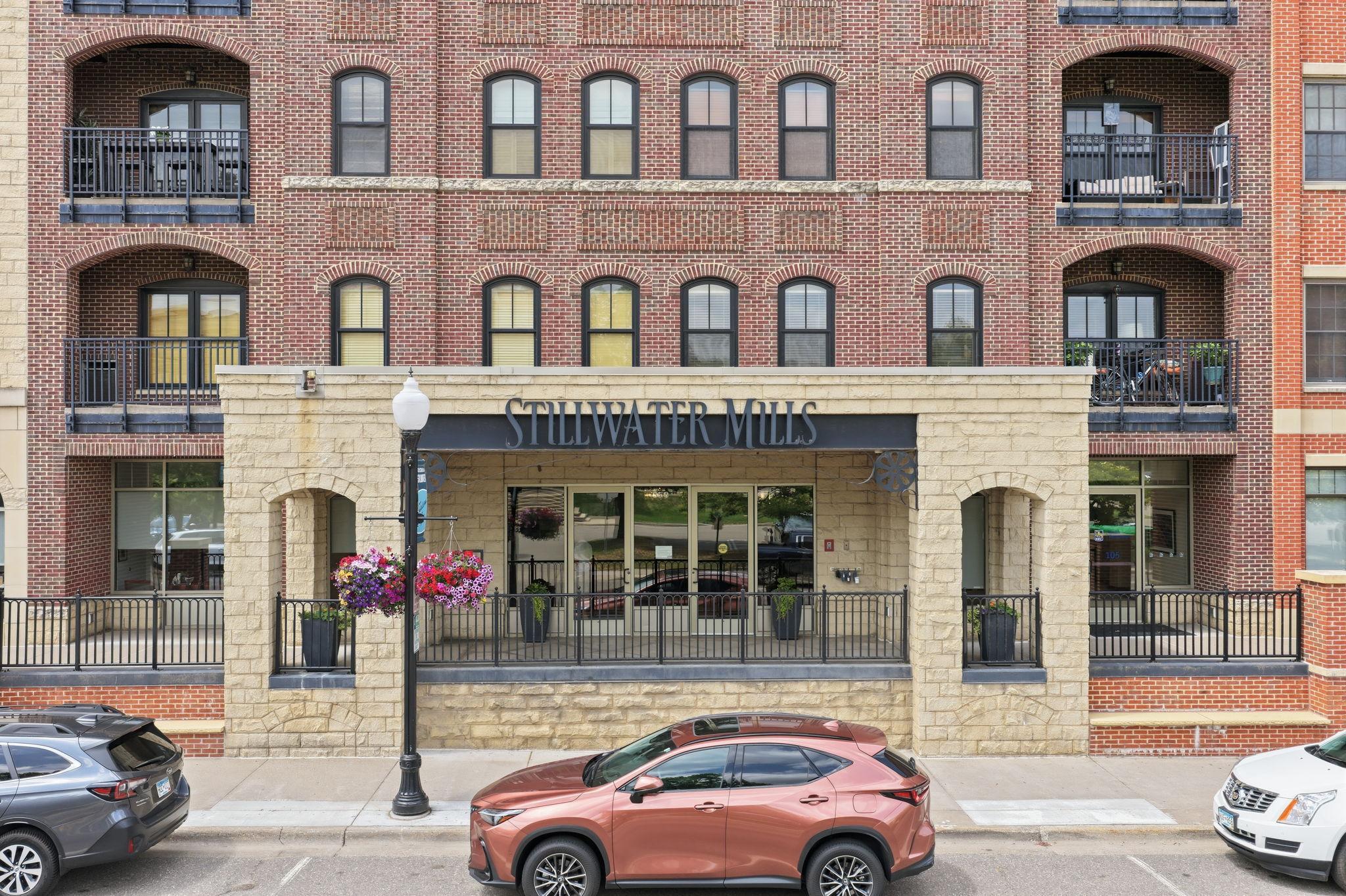 350 Main Street N 446