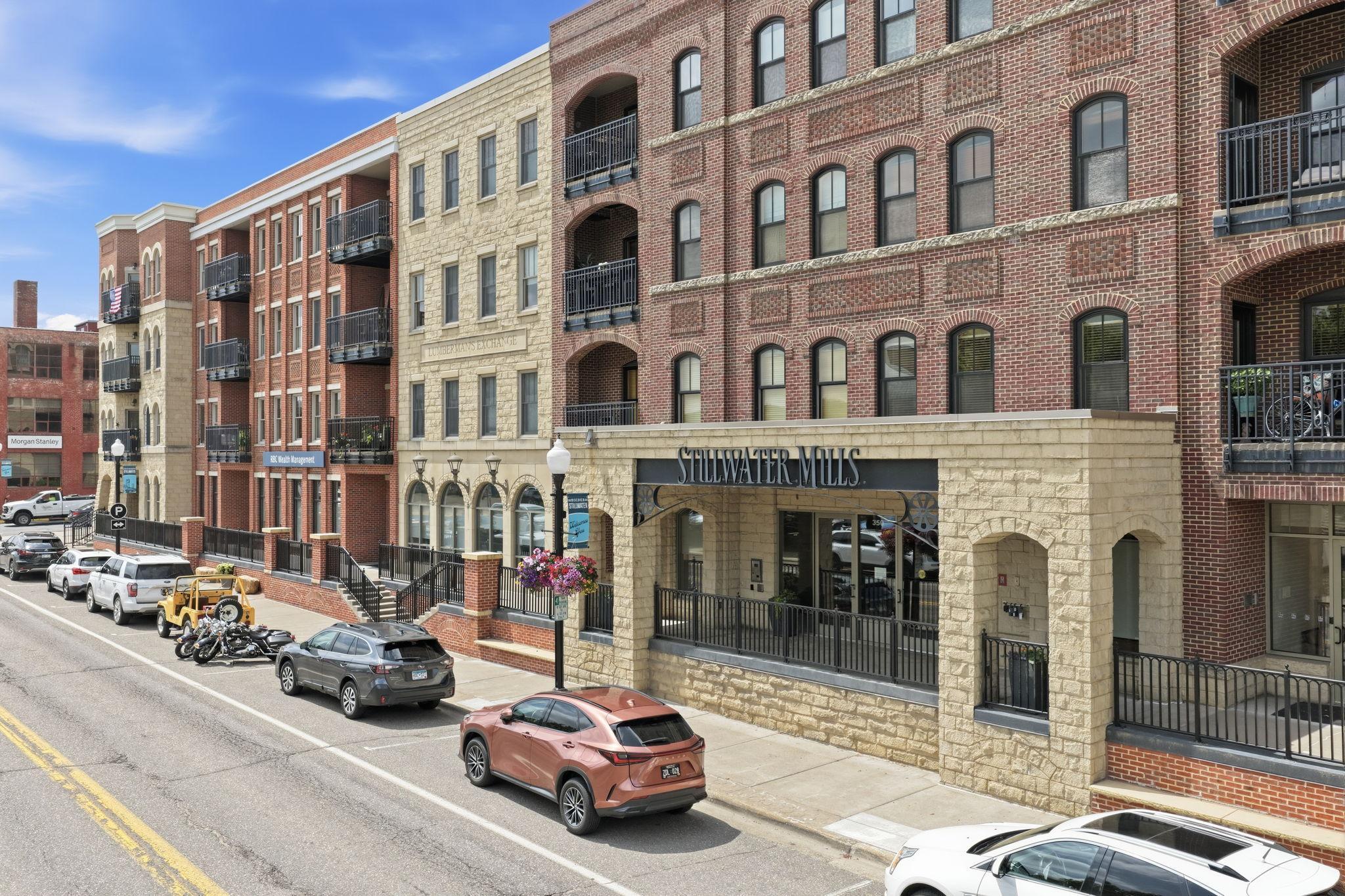 350 Main Street N 446