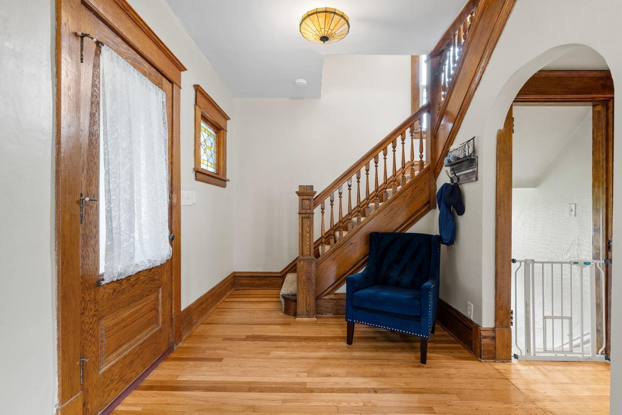 1225 6th Street E