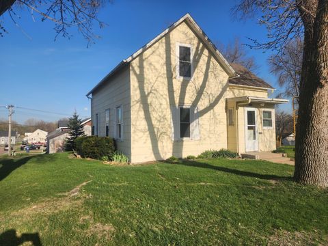 Photo of 301 S Park Avenue, Springfield, MN 56087 (MLS # 7061344)