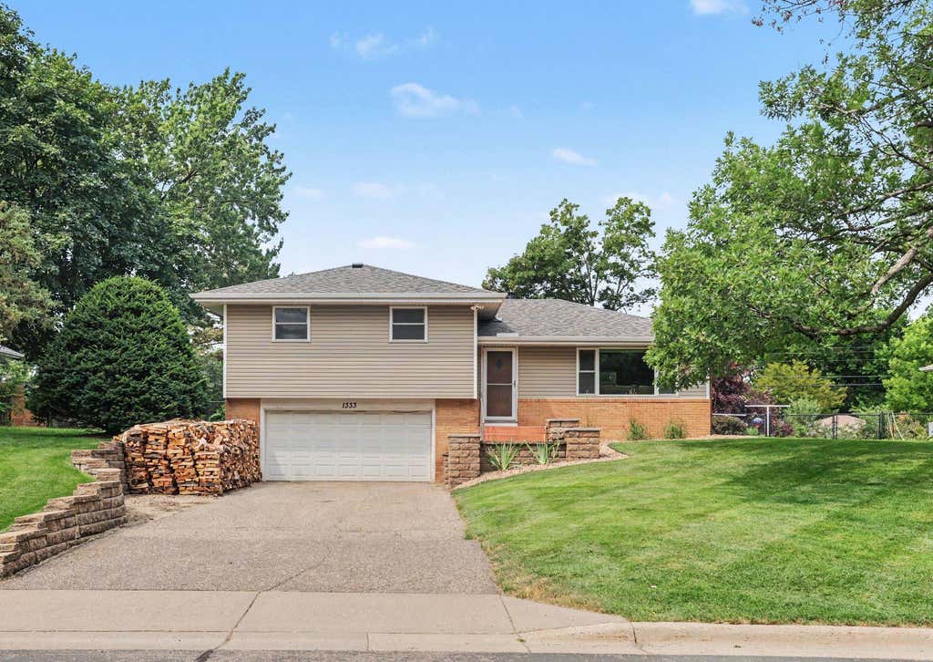 Photo of 1333 Valders Avenue N, Golden Valley, MN 55427 (MLS # 7119519)