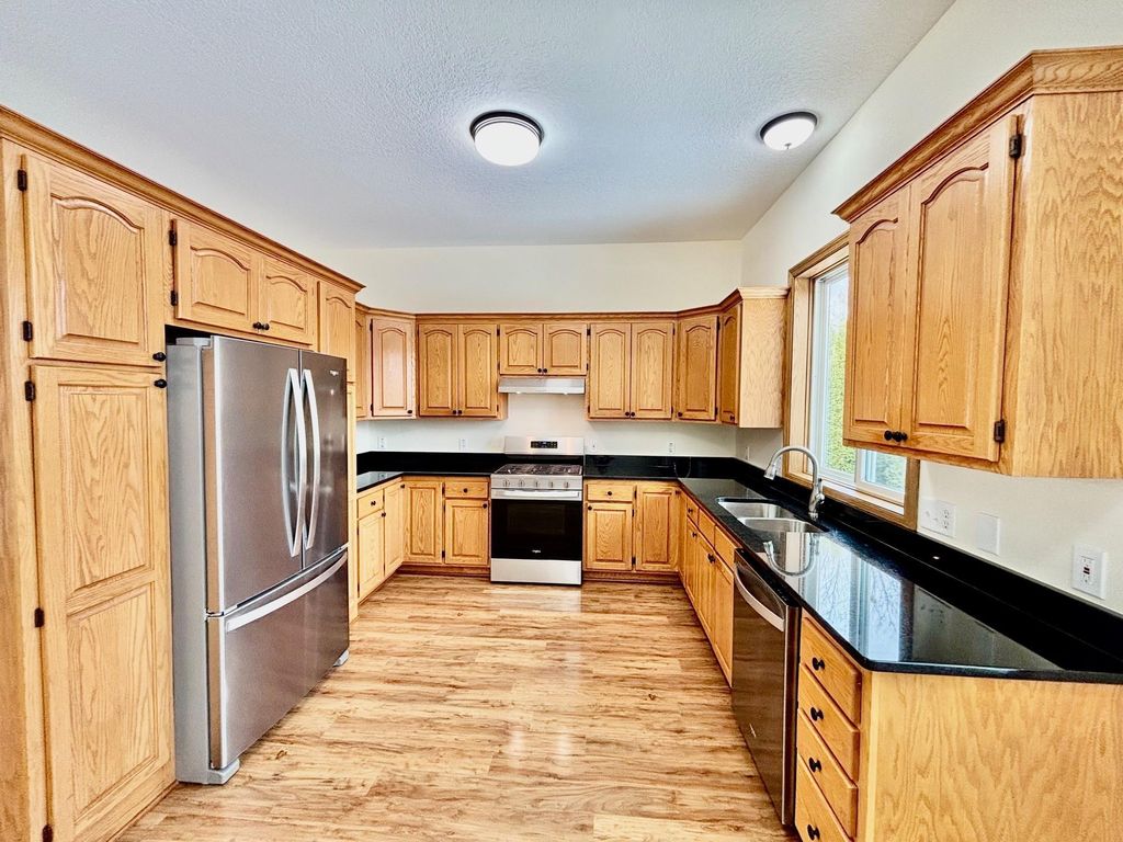 Photo of 7550 31st Street N, Oakdale, MN 55128 (MLS # 7016604)