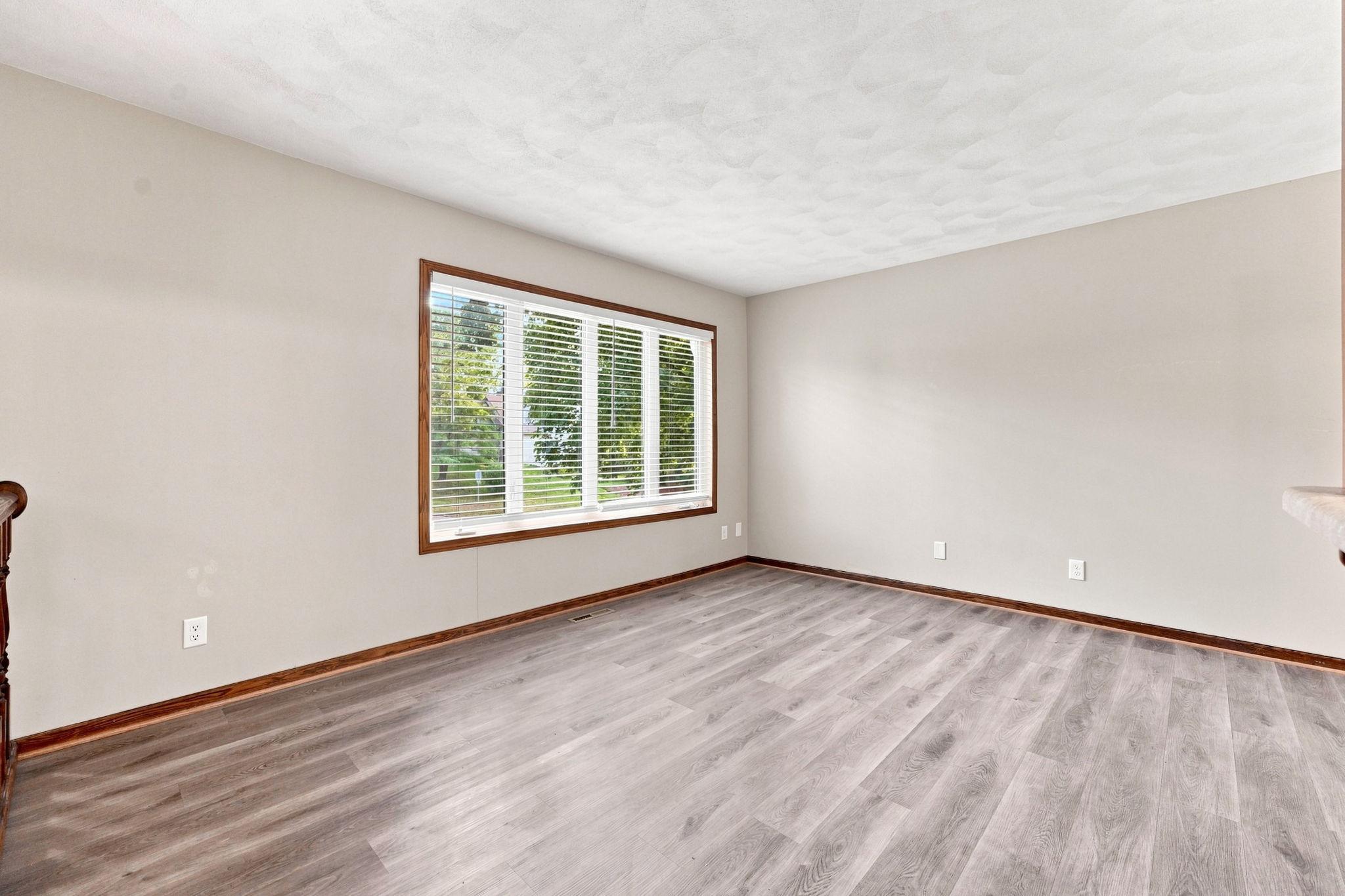 1213 W 158th Street