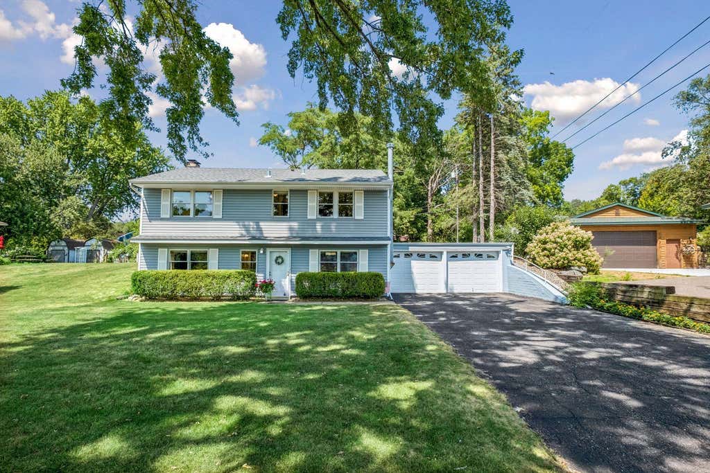 Photo of 5629 N Glen Moor Road, Minnetonka, MN 55345 (MLS # 7119129)