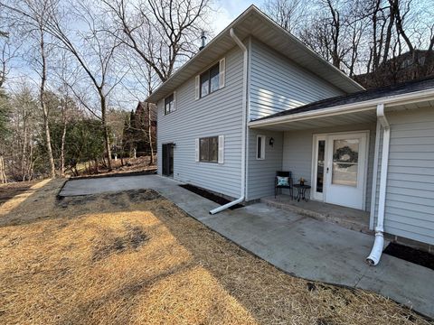 454 15th St E, Saint Charles, MN 55972 - MLS#: 6704644