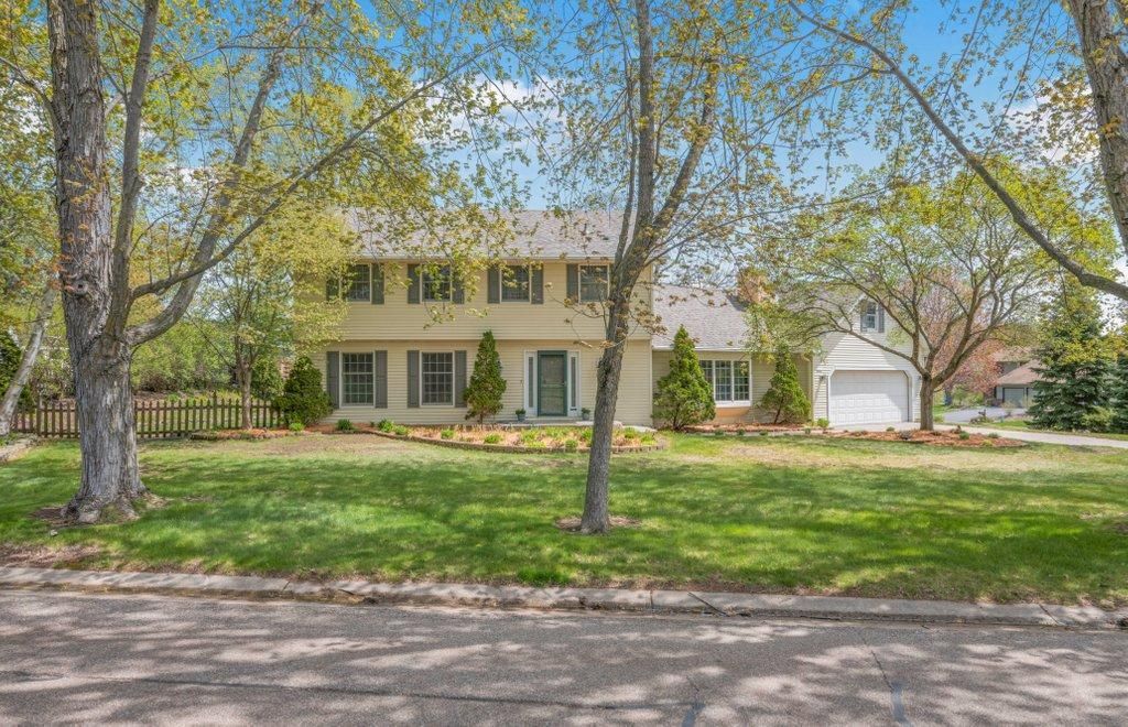 Photo of 2805 Alvarado Lane N, Plymouth, MN 55447 (MLS # 7039903)