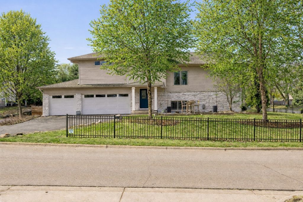 Photo of 5000 Oxford Avenue, Edina, MN 55436 (MLS # 7024770)