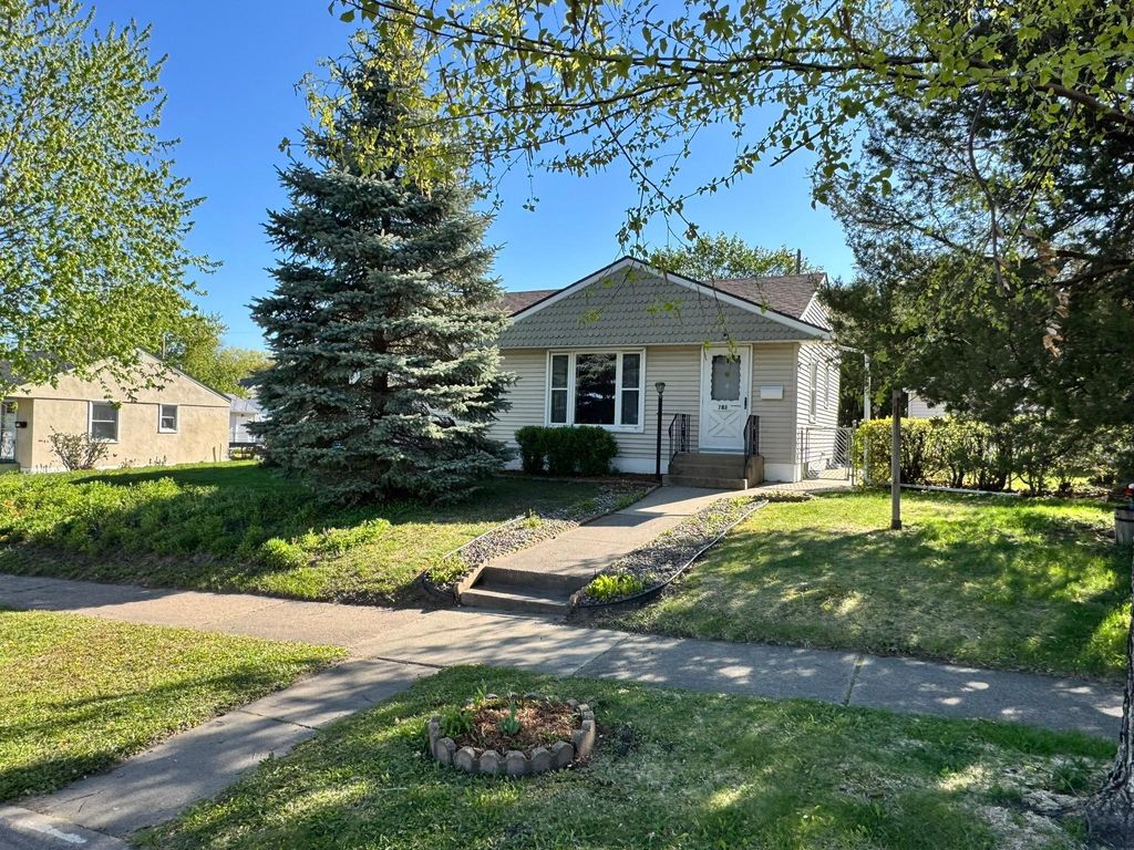 Photo of 782 Howard Street N, Saint Paul, MN 55119 (MLS # 7069829)