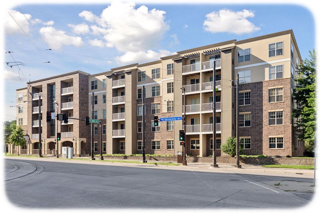 Photo of 2900 University Avenue SE #208, Minneapolis, MN 55414 (MLS # 7019280)