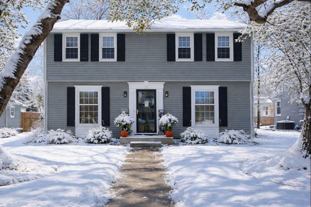 Photo of 1857 Ford Parkway, Saint Paul, MN 55116 (MLS # 7039475)