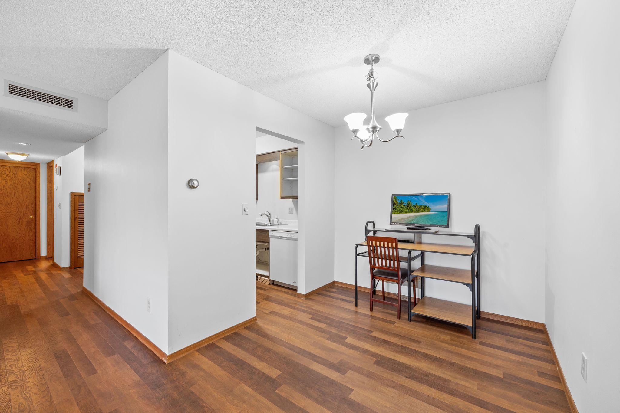 2250 Midland Grove Road 307