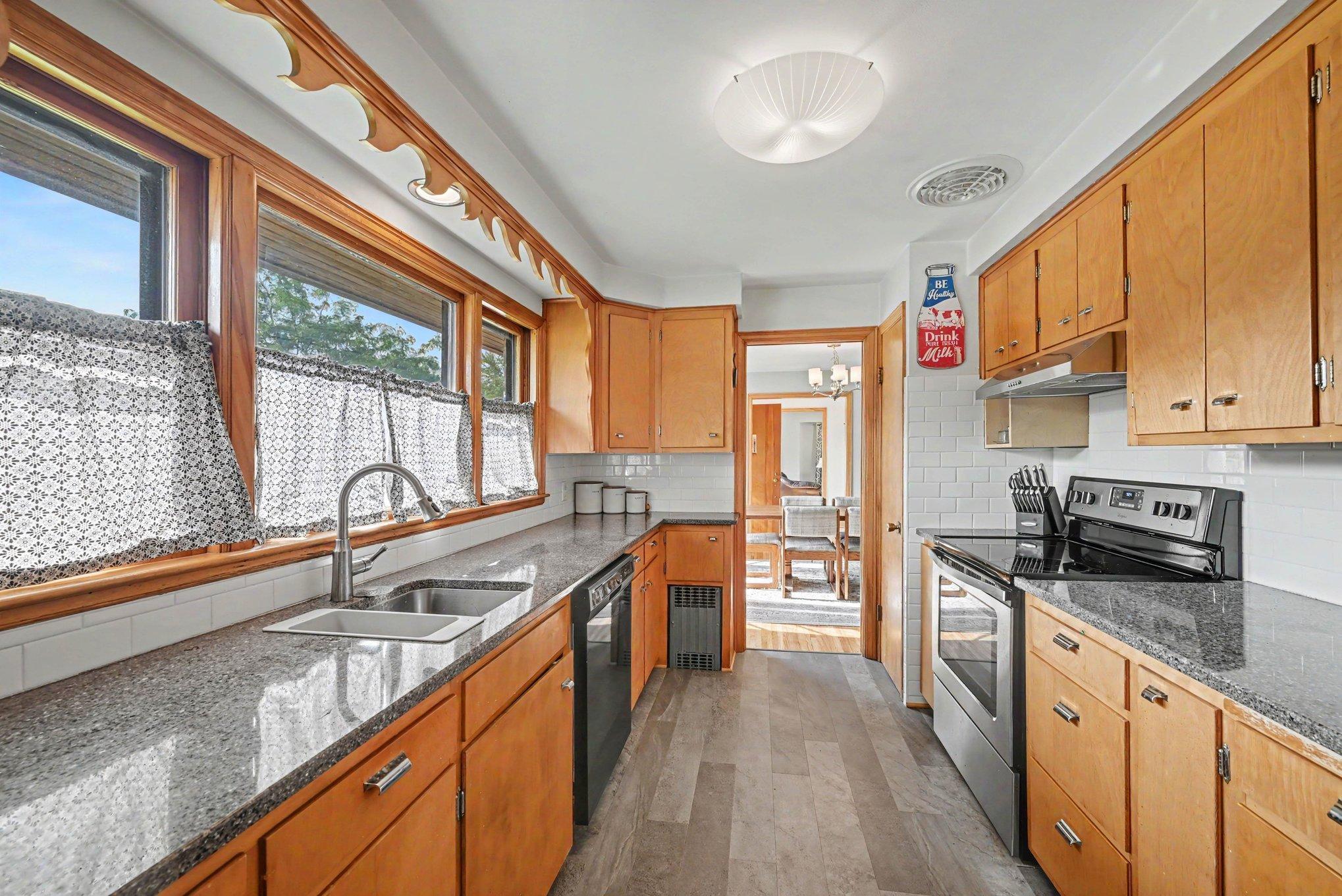 300 5th Street NE