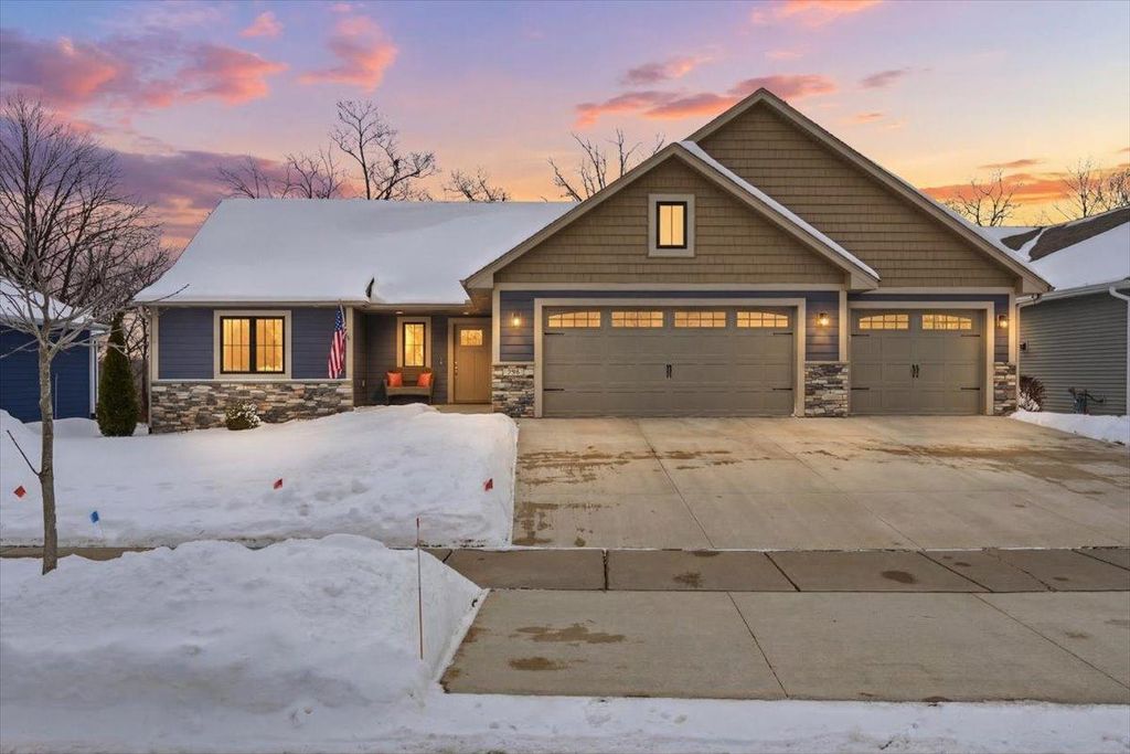 Photo of 265 Vista Circle, River Falls, WI 54022 (MLS # 7034180)