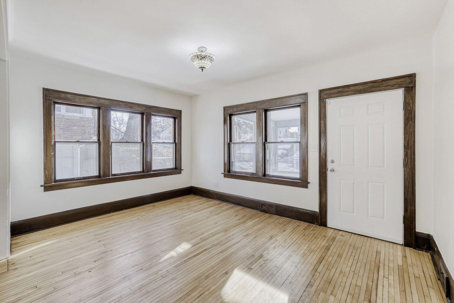 1683 Minnehaha Avenue E