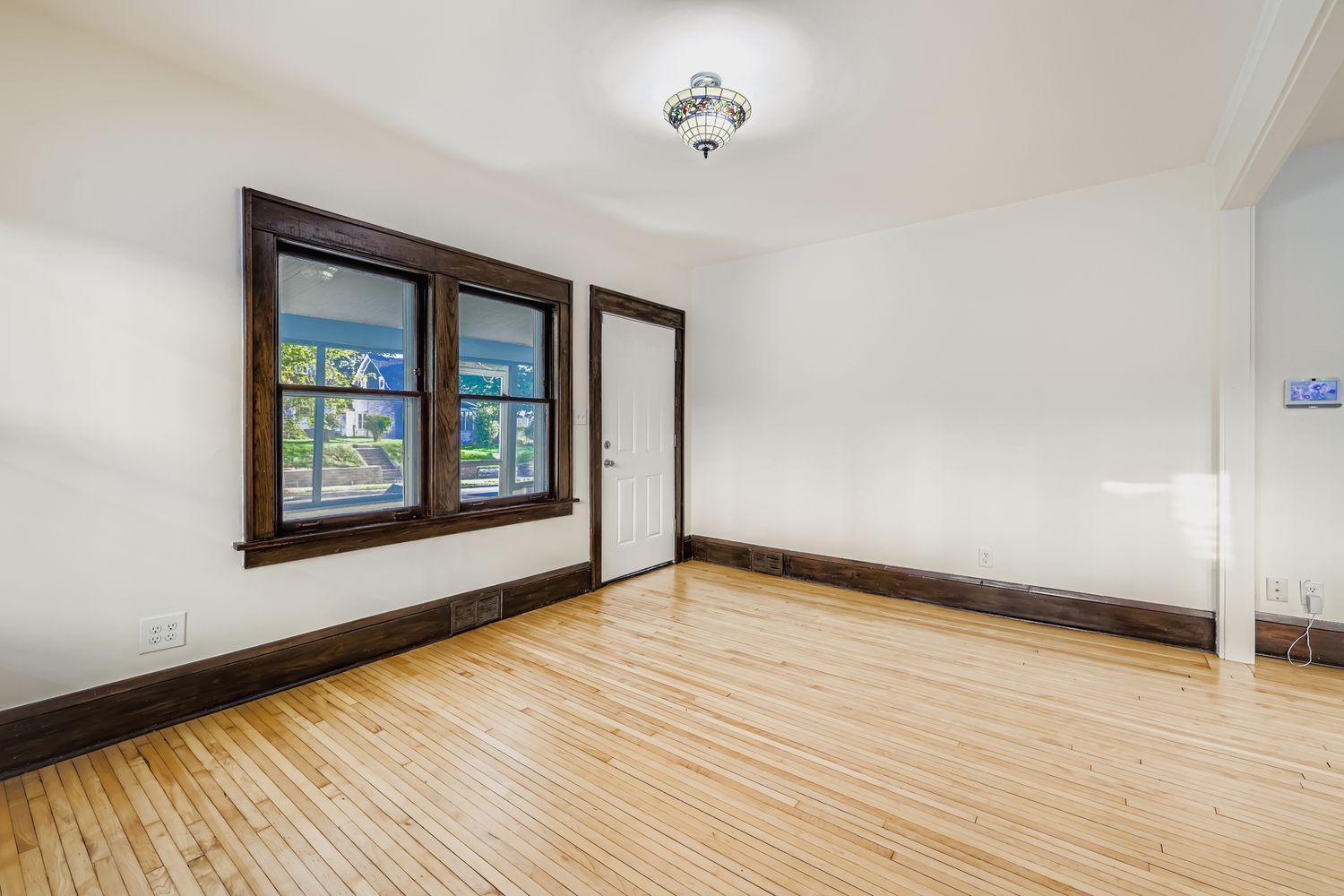 1683 Minnehaha Avenue E