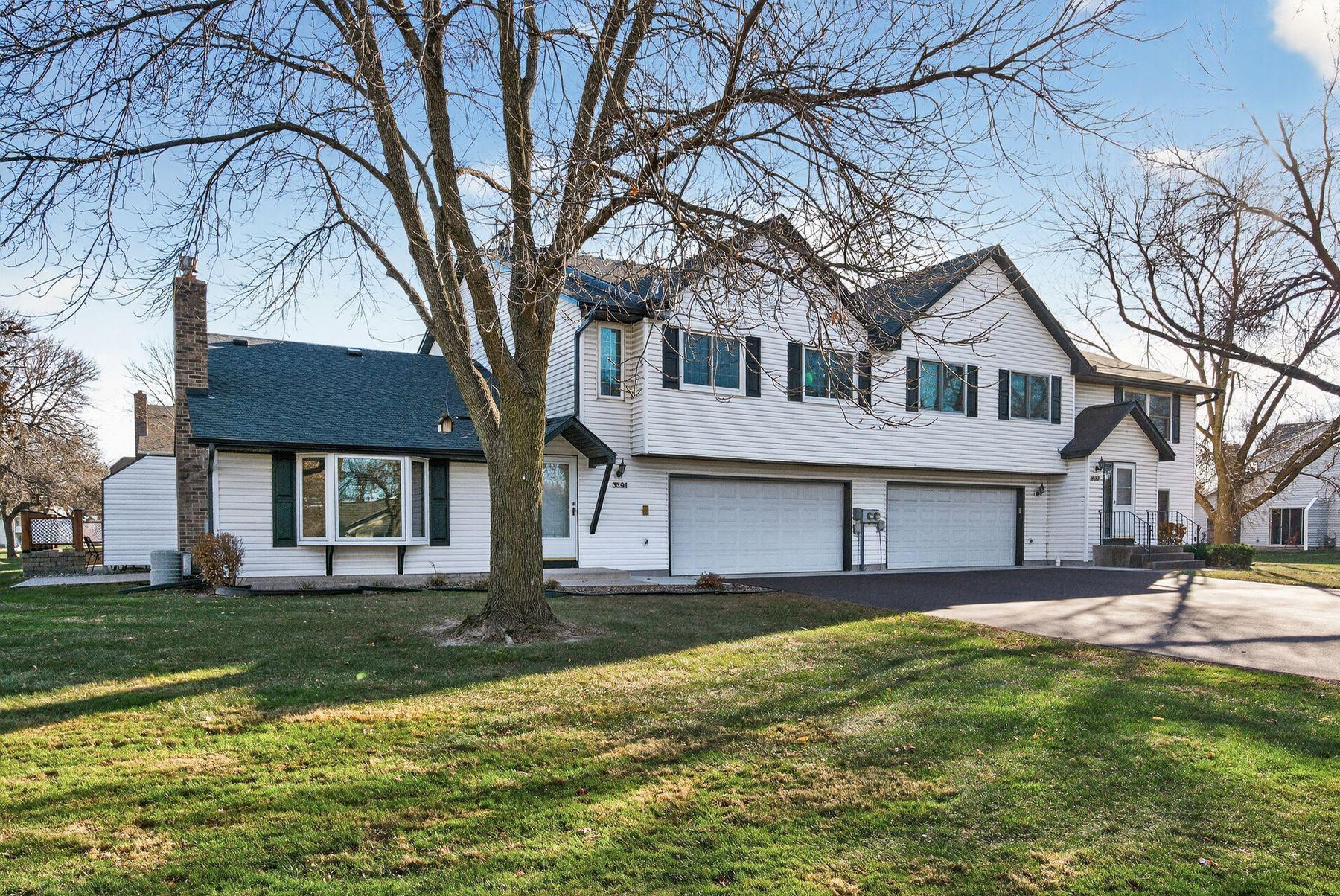 3691 Gershwin Lane N