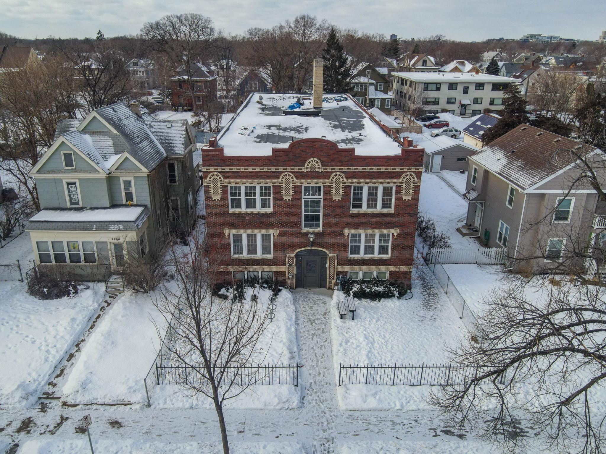 3220 Blaisdell Avenue