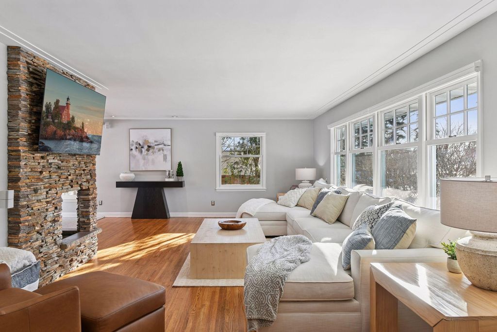 Photo of 5521 Halifax Lane, Edina, MN 55424 (MLS # 7058697)