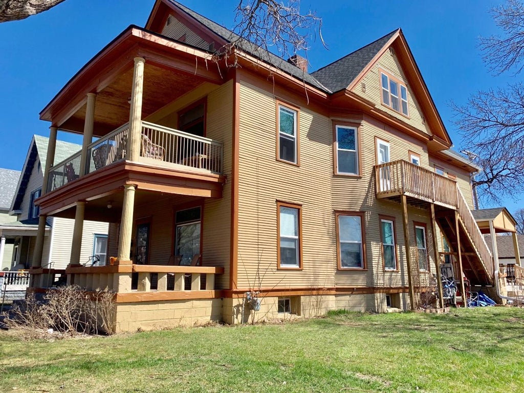 Photo of 2549 11th Avenue S, Minneapolis, MN 55404 (MLS # 7149877)