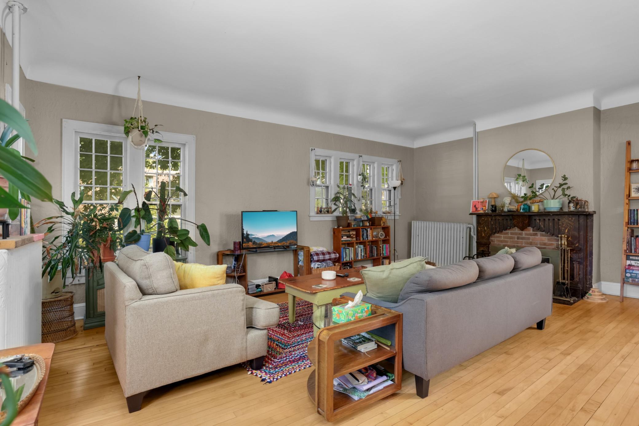 116 Lexington Parkway N