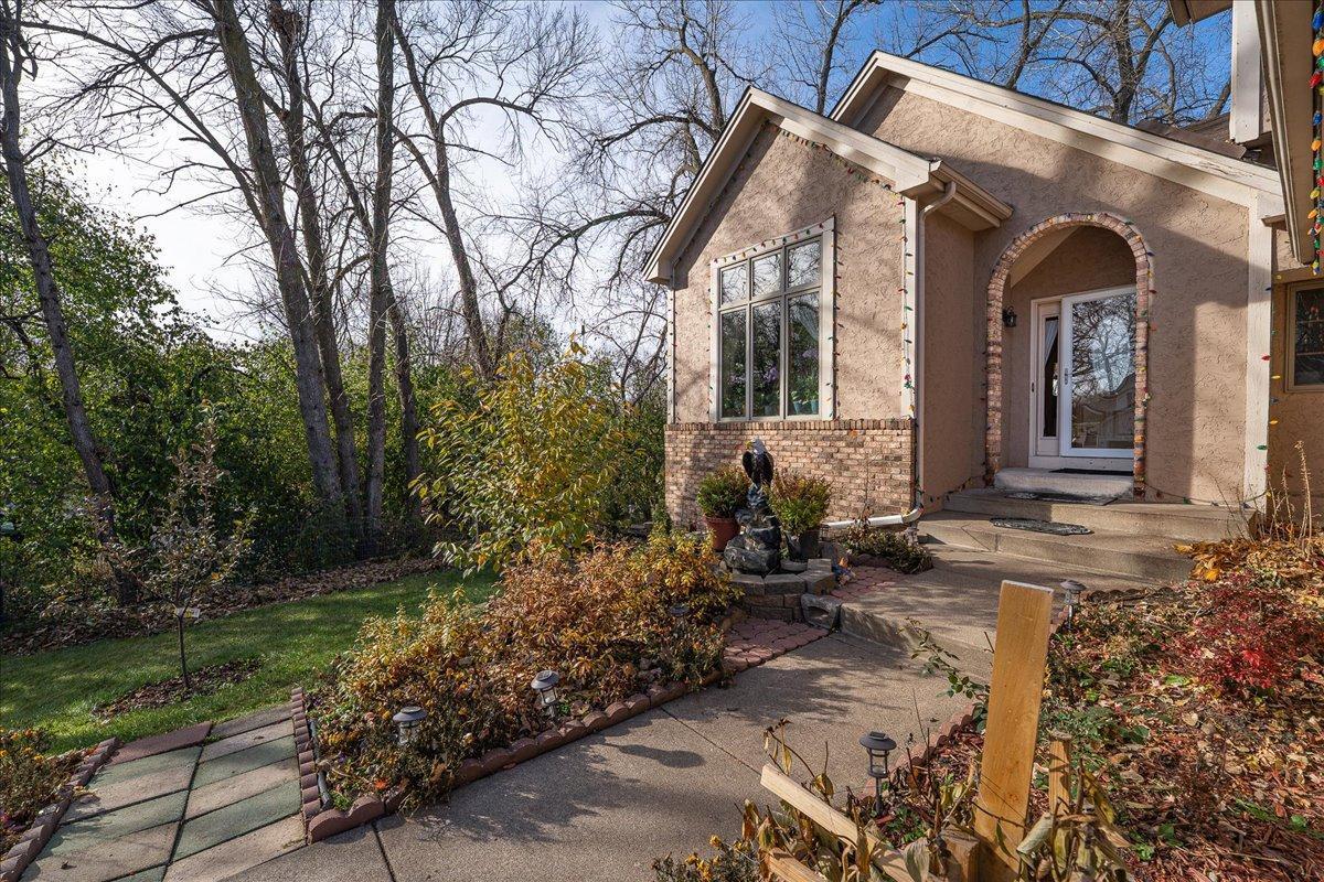 7087 Wellington Lane N