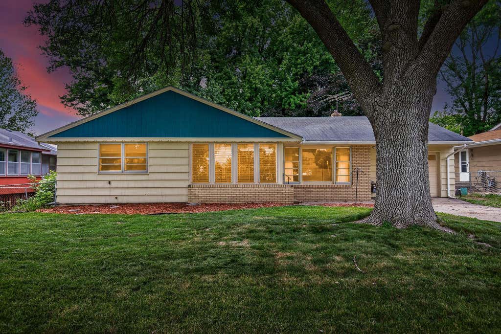 Photo of 1345 Smith Avenue S, West Saint Paul, MN 55118 (MLS # 7095942)