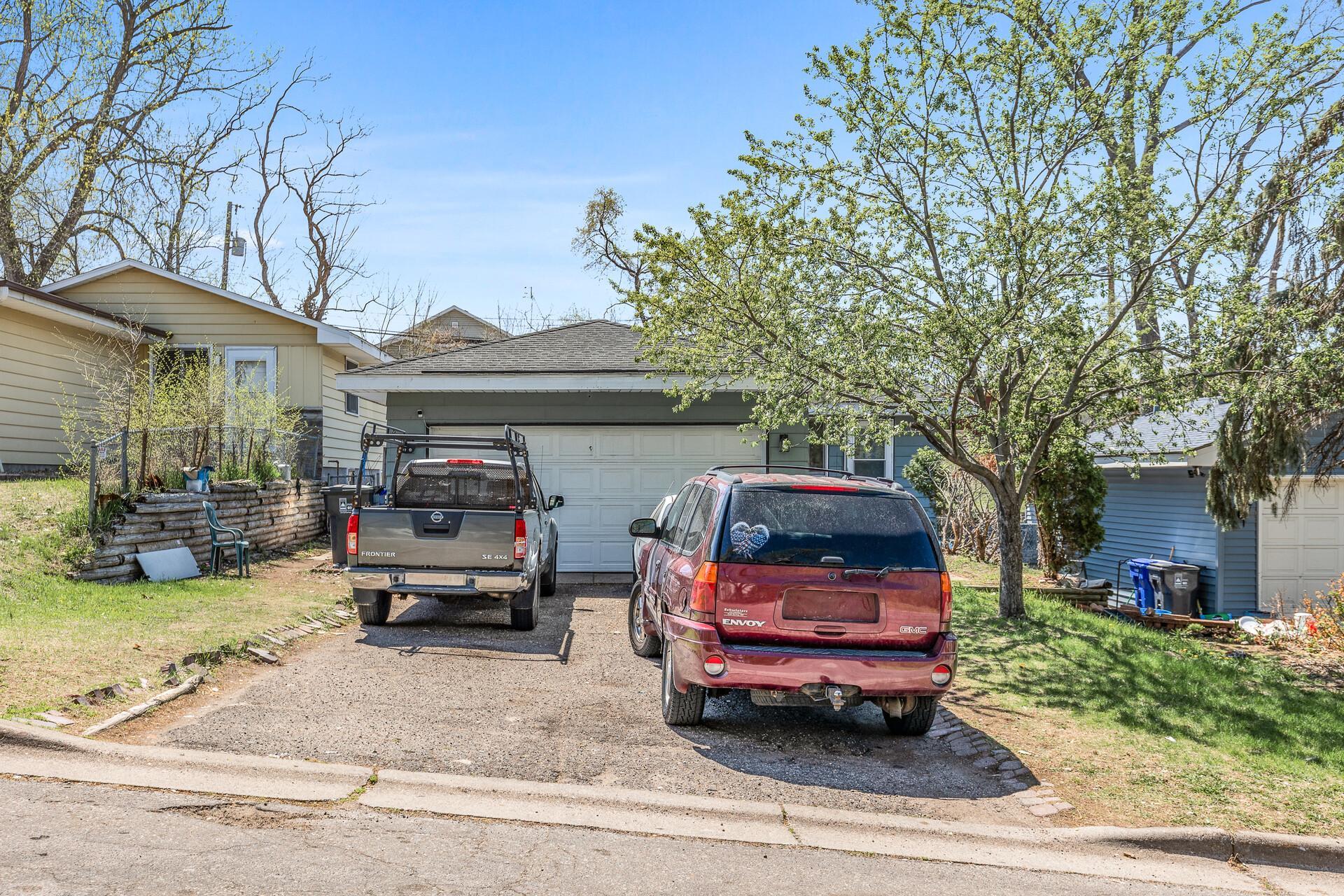 360 Hawthorne Avenue E