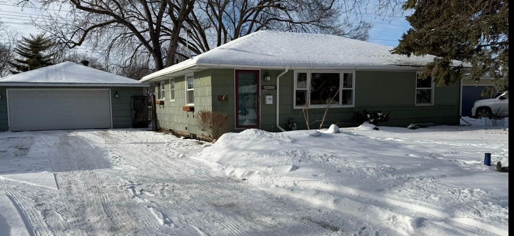 Photo of 9642 Columbus Avenue S, Bloomington, MN 55420 (MLS # 7004320)