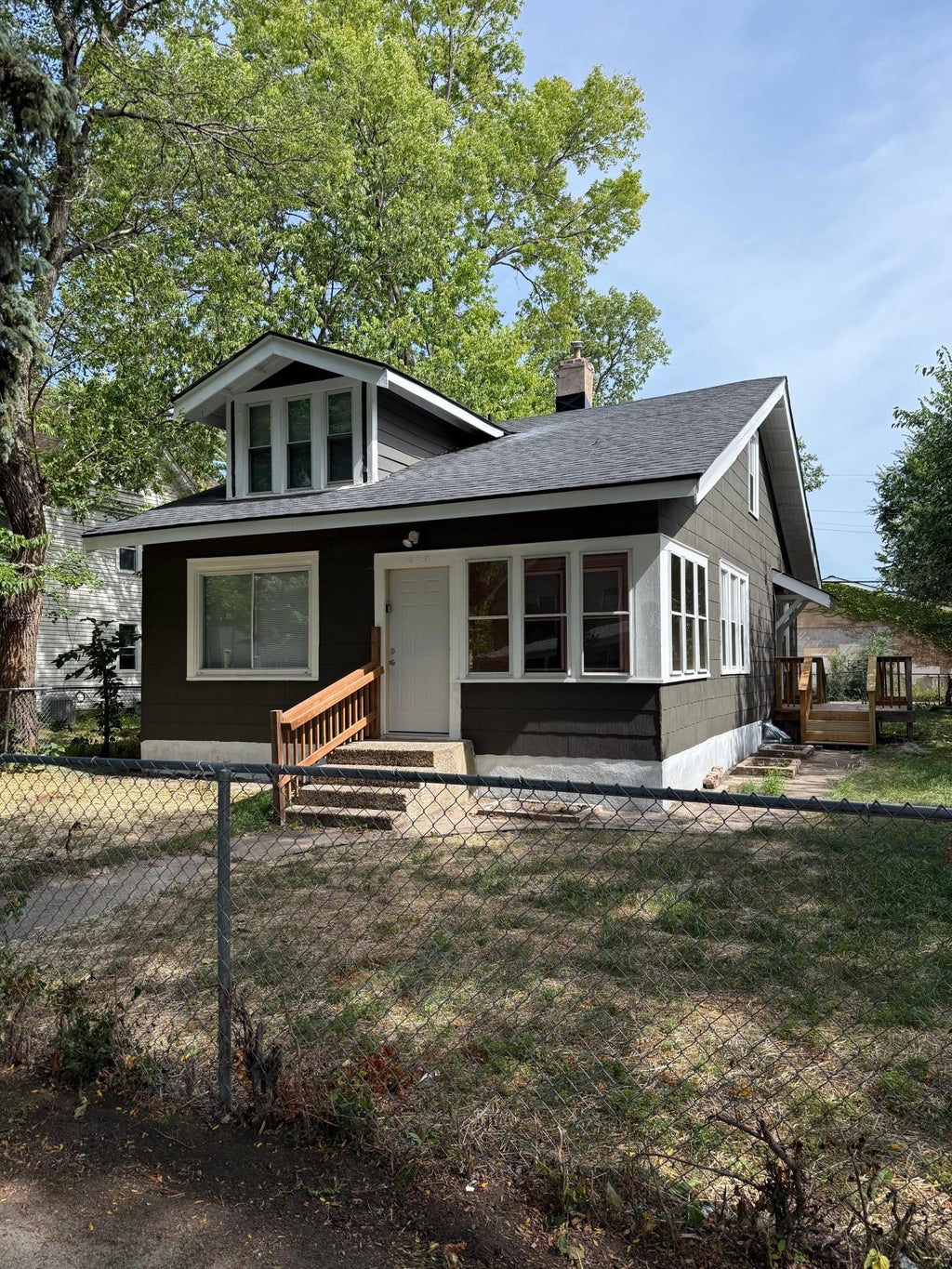 Photo of 2439 15th Avenue S, Minneapolis, MN 55404 (MLS # 7142515)