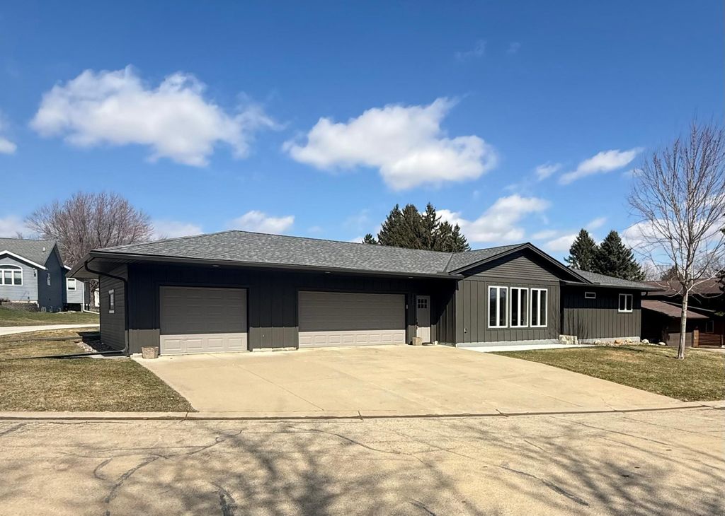 Photo of 905 Larson Drive, Zumbrota, MN 55992 (MLS # 7044003)
