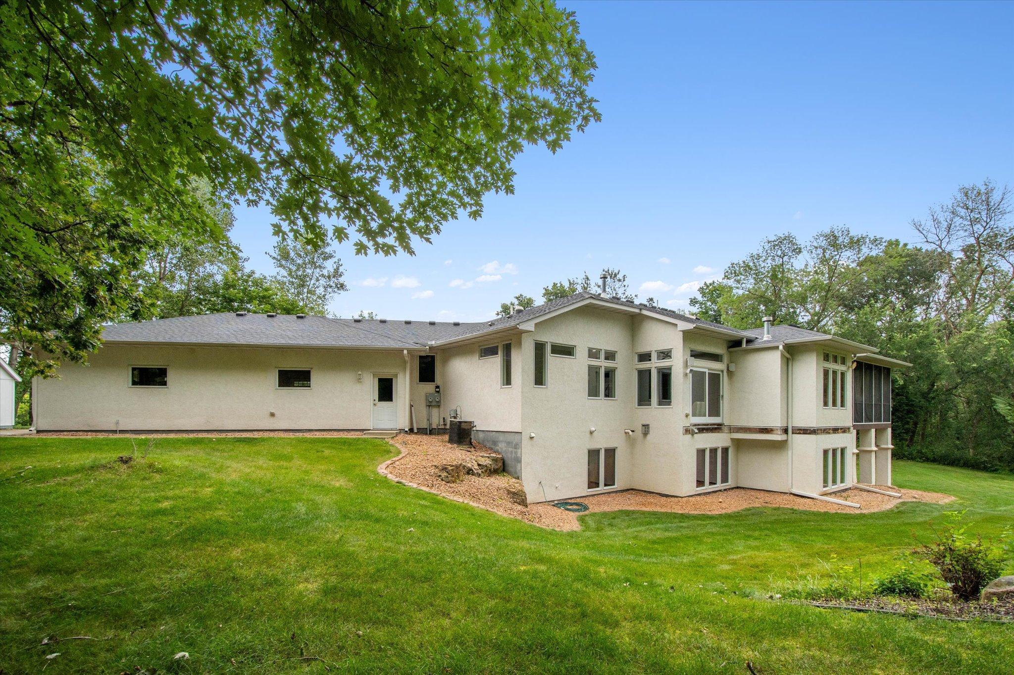 9401 Elm Court