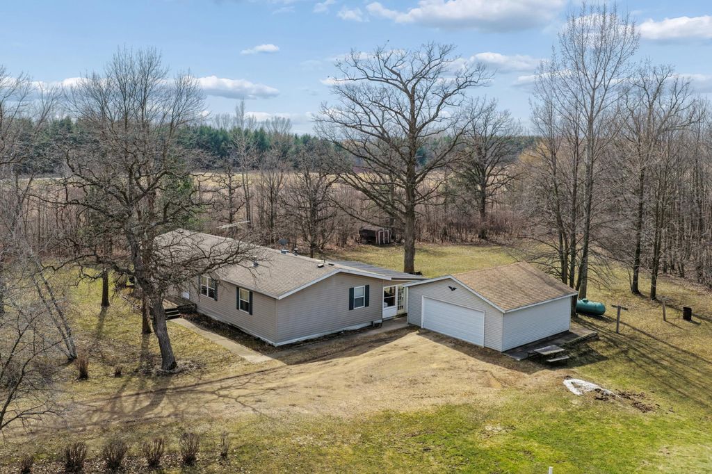 Photo of N8435 County Road Y, Spring Valley, WI 54767 (MLS # 7046533)